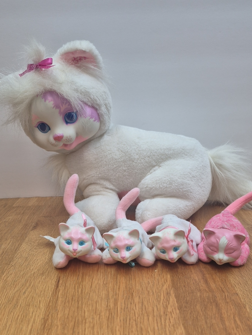 Hasbro Kitty Surprise with 4 kittens
